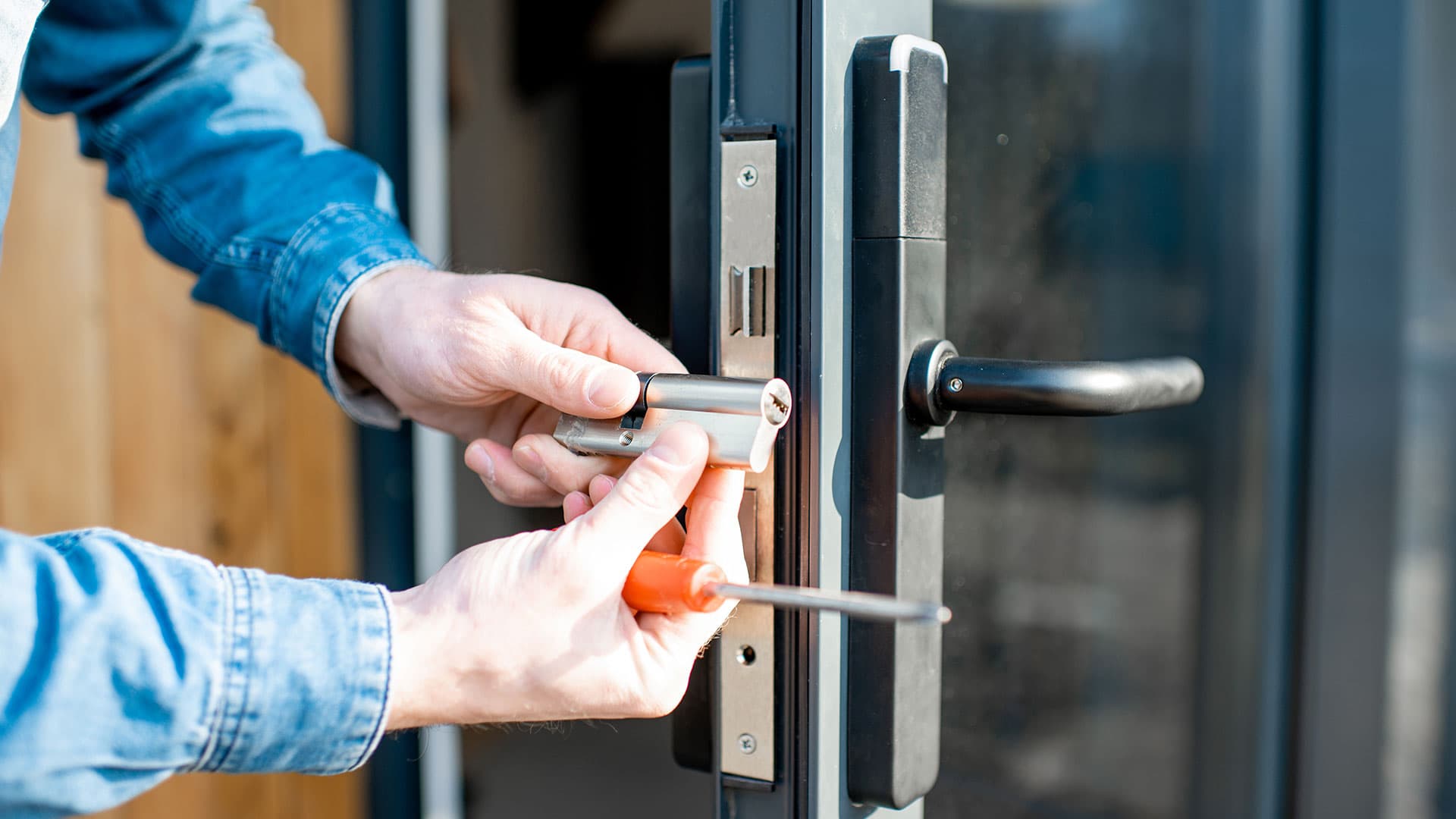 Wie Schließanlagen unser Zuhause schützen: Sicherheit durch moderne Technik