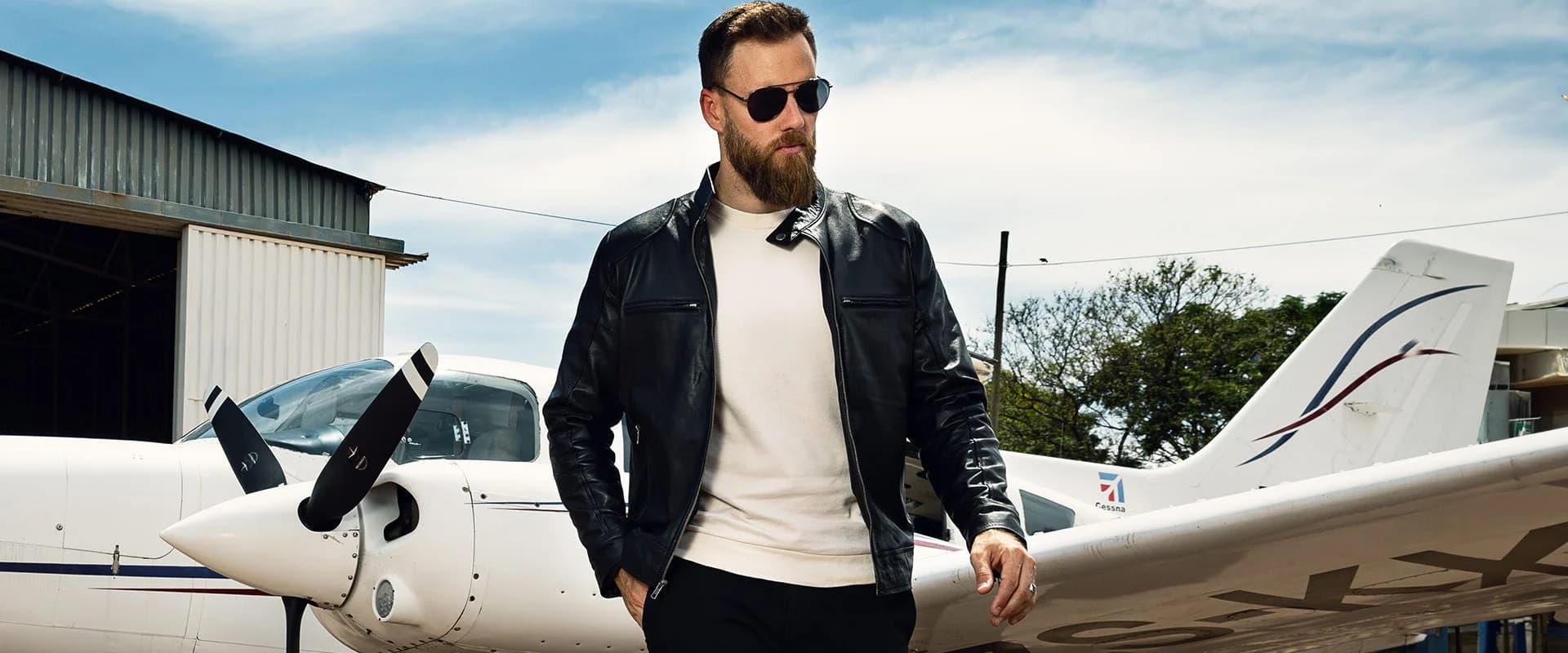 Herren Lederjacke im Vintage-Look: Wie Sie den Retro-Trend perfekt umsetzen