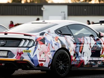 Anime on Car: Machen Sie Ihr Fahrzeug zum Blickfang mit exklusiver Anime-Autofolierung